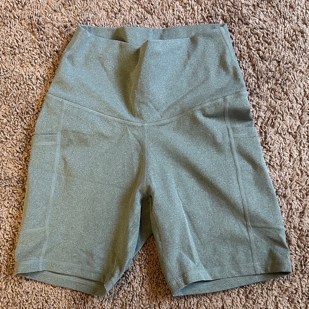 ColorfulKoala Women's Green Shorts